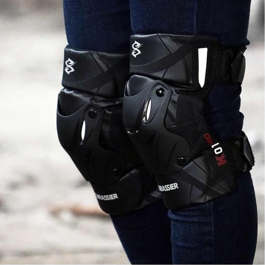 Joelheira Cuirassier com Alta Visibilidade Noturna